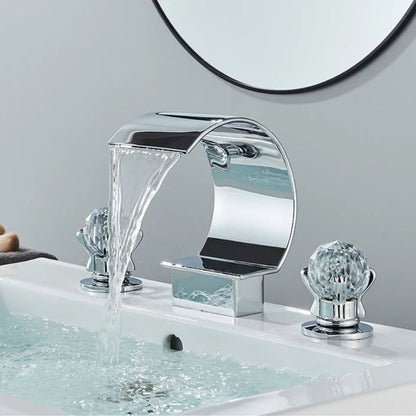 Robinet lavabo cascade 3 trous design — Chrome