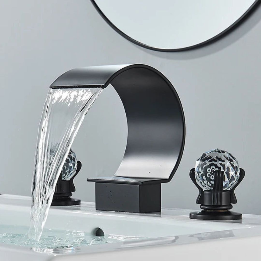 Robinet lavabo cascade 3 trous design — Noir Mat
