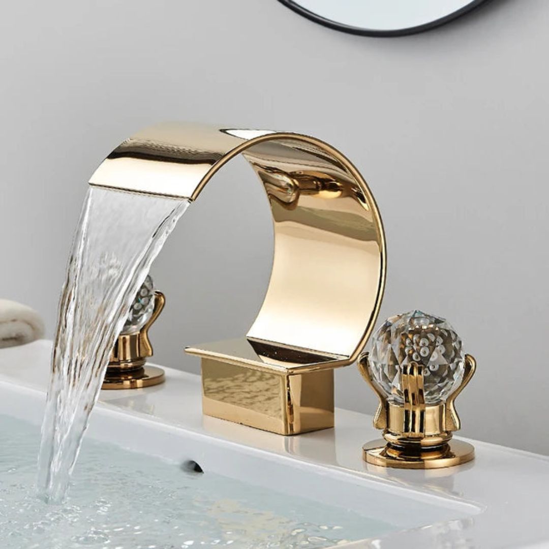 Robinet lavabo cascade 3 trous design