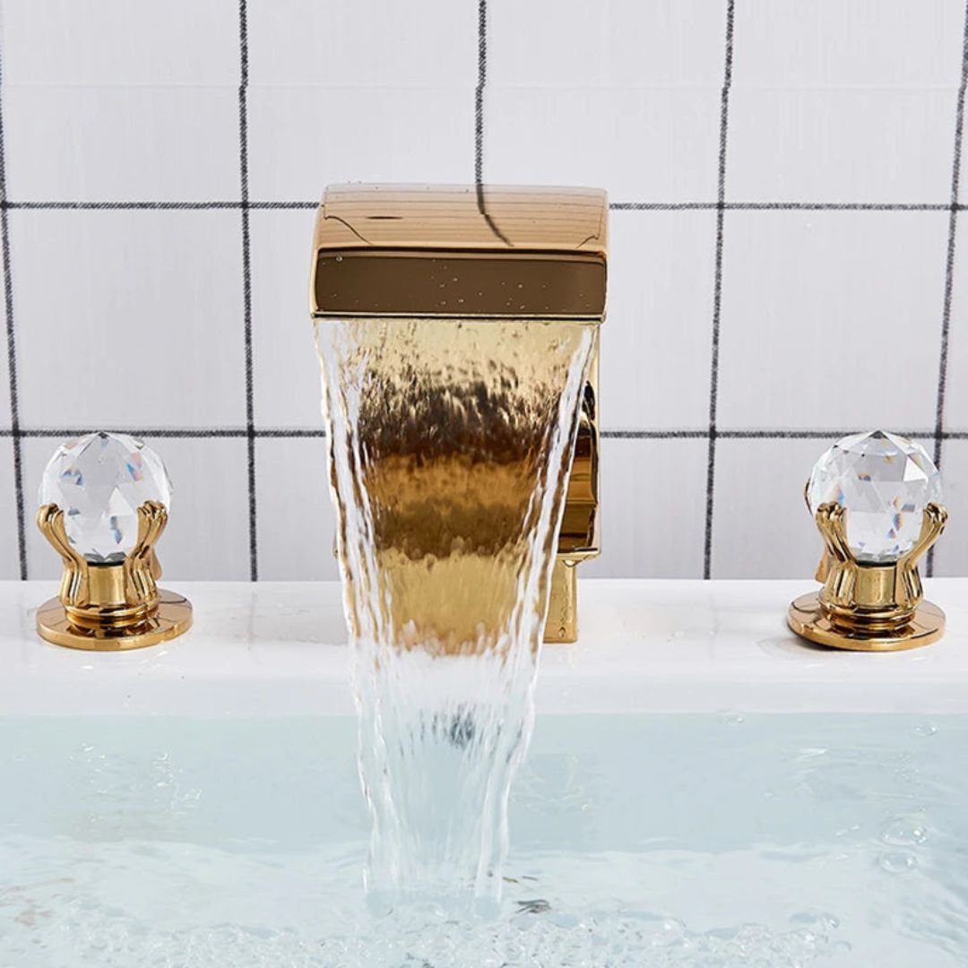 Robinet lavabo cascade 3 trous design