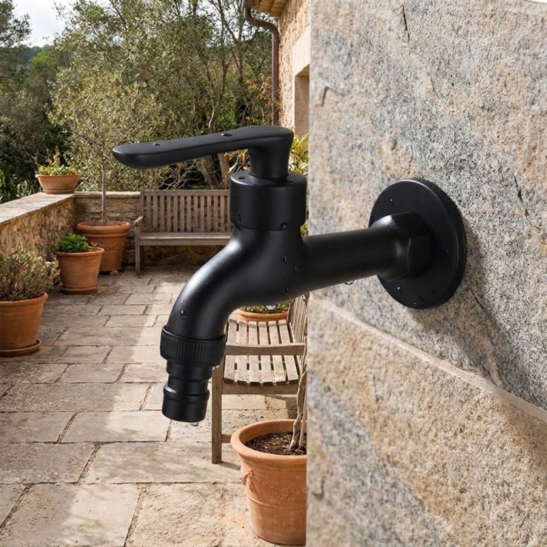 Robinet mural extérieur noir eau froide