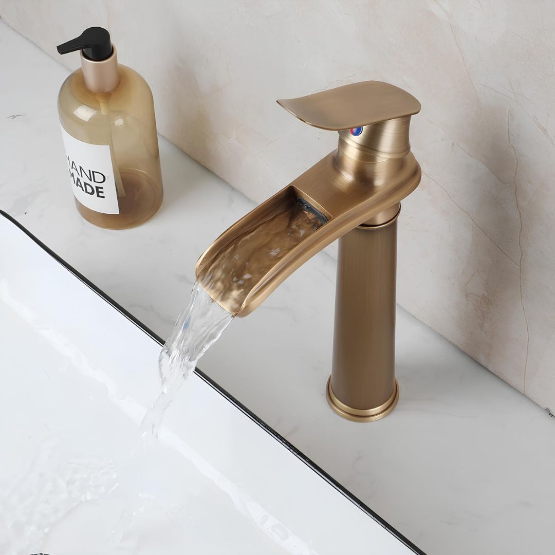 Robinet vasque salle de bain cascade haut