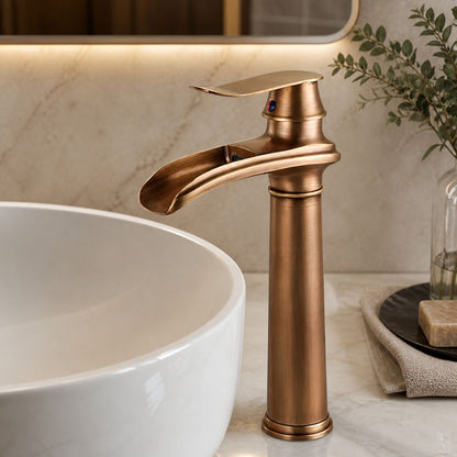 Robinet vasque salle de bain cascade haut